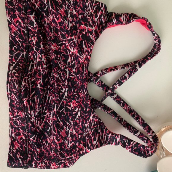 Lululemon Sports Bra Size 2 - Picture 2 of 2